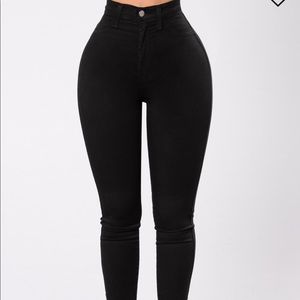 ⚫️ FASHION NOVA ⚫️ Perfectly Classic Jeans 🌹